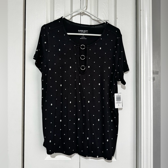 torrid Tops - Torrid Short Sleeve Top w/skulls and stars